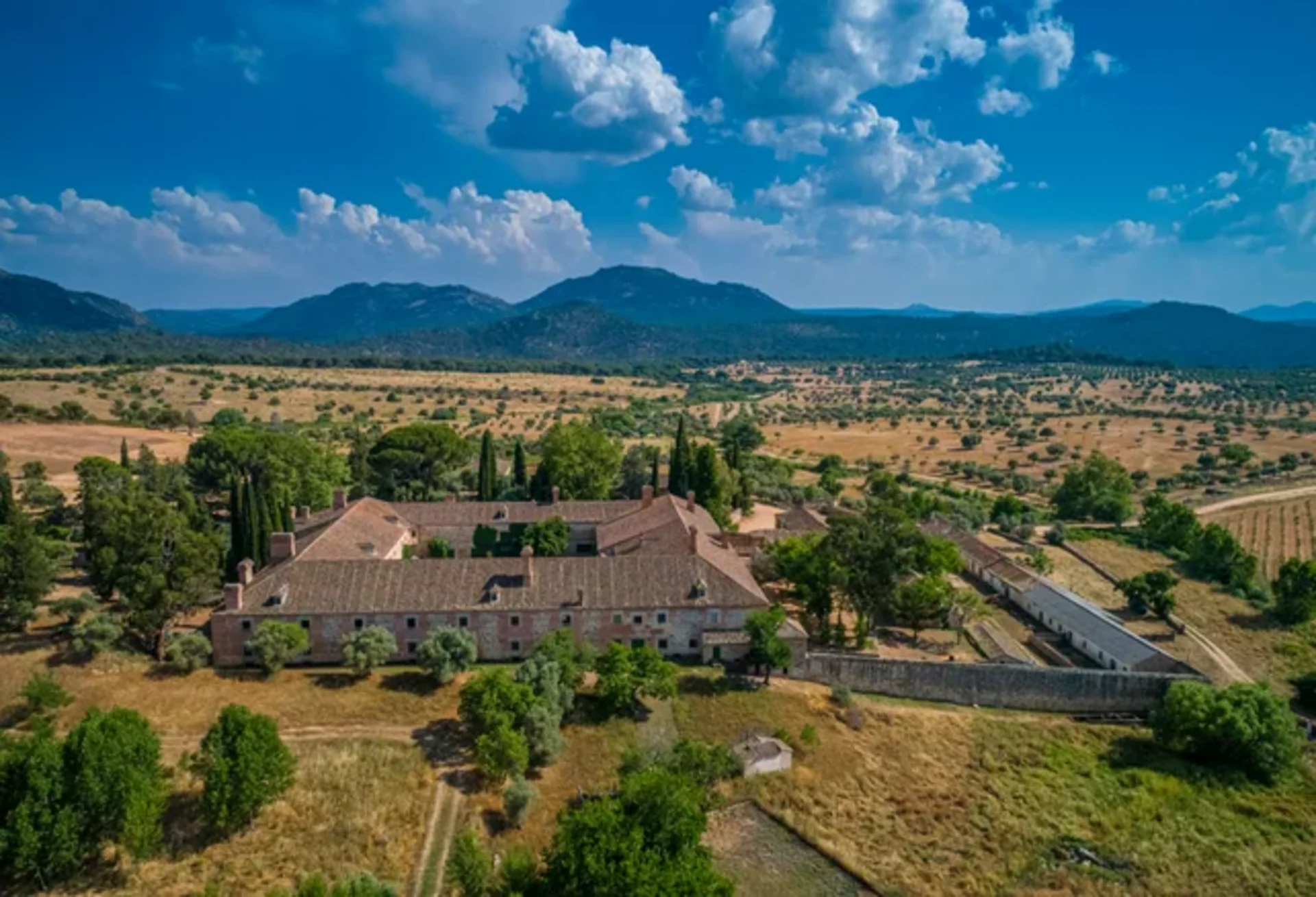 Six Senses Quexigal Estate — Longevity Resort im spanischen Weinberg