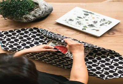 Furoshiki-Workshop — Tücher werden kunstvoll gefaltet
